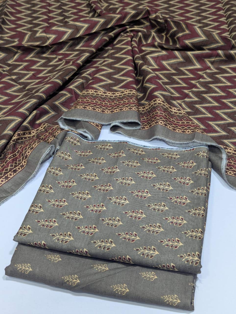 Bin Saeed Khaddar 3 Piece Suit – Design 01