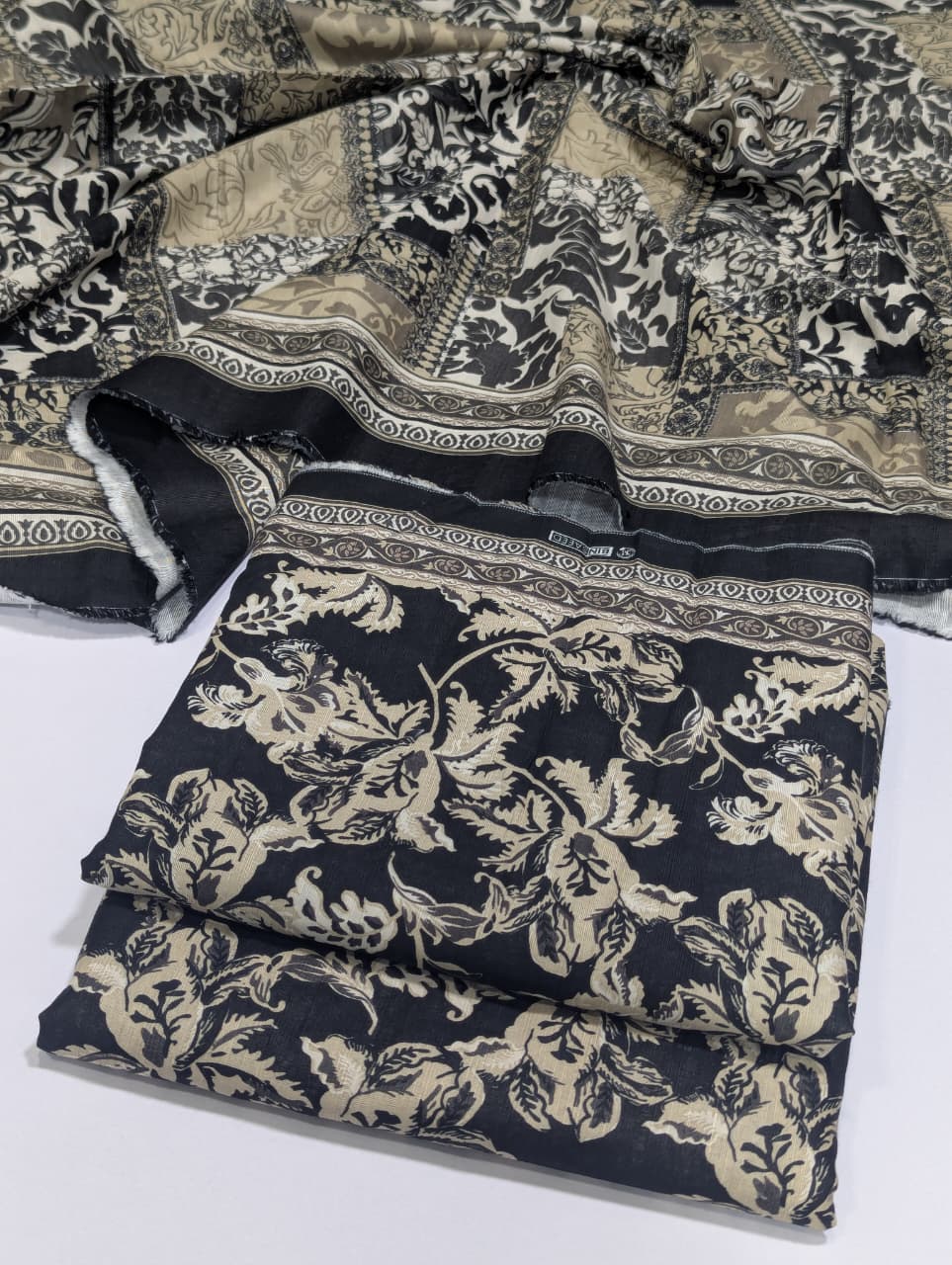 Bin Saeed Khaddar 3 Piece Suit – Design 03