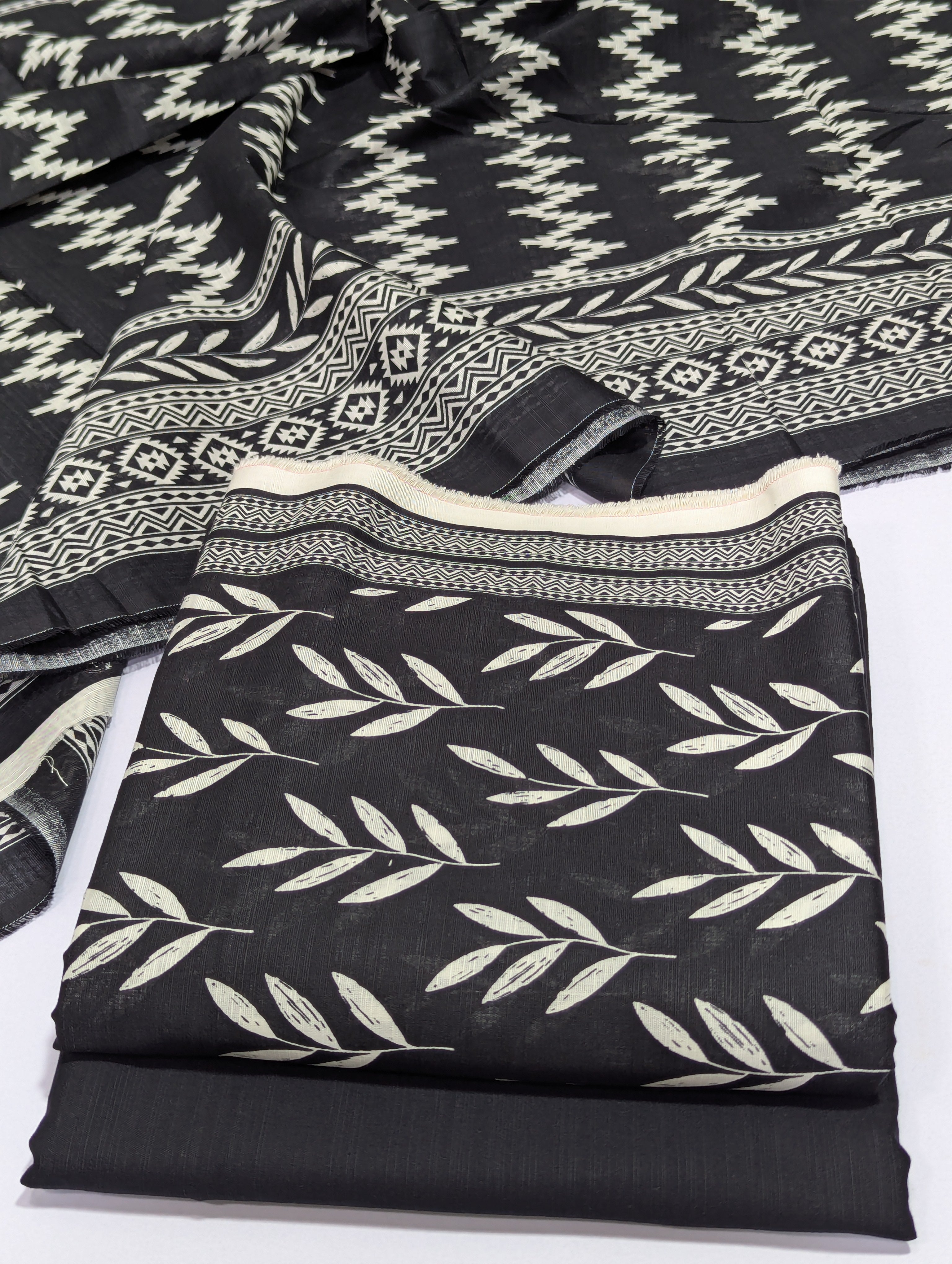 Bin Saeed Khaddar 3 Piece Suit – Design 40