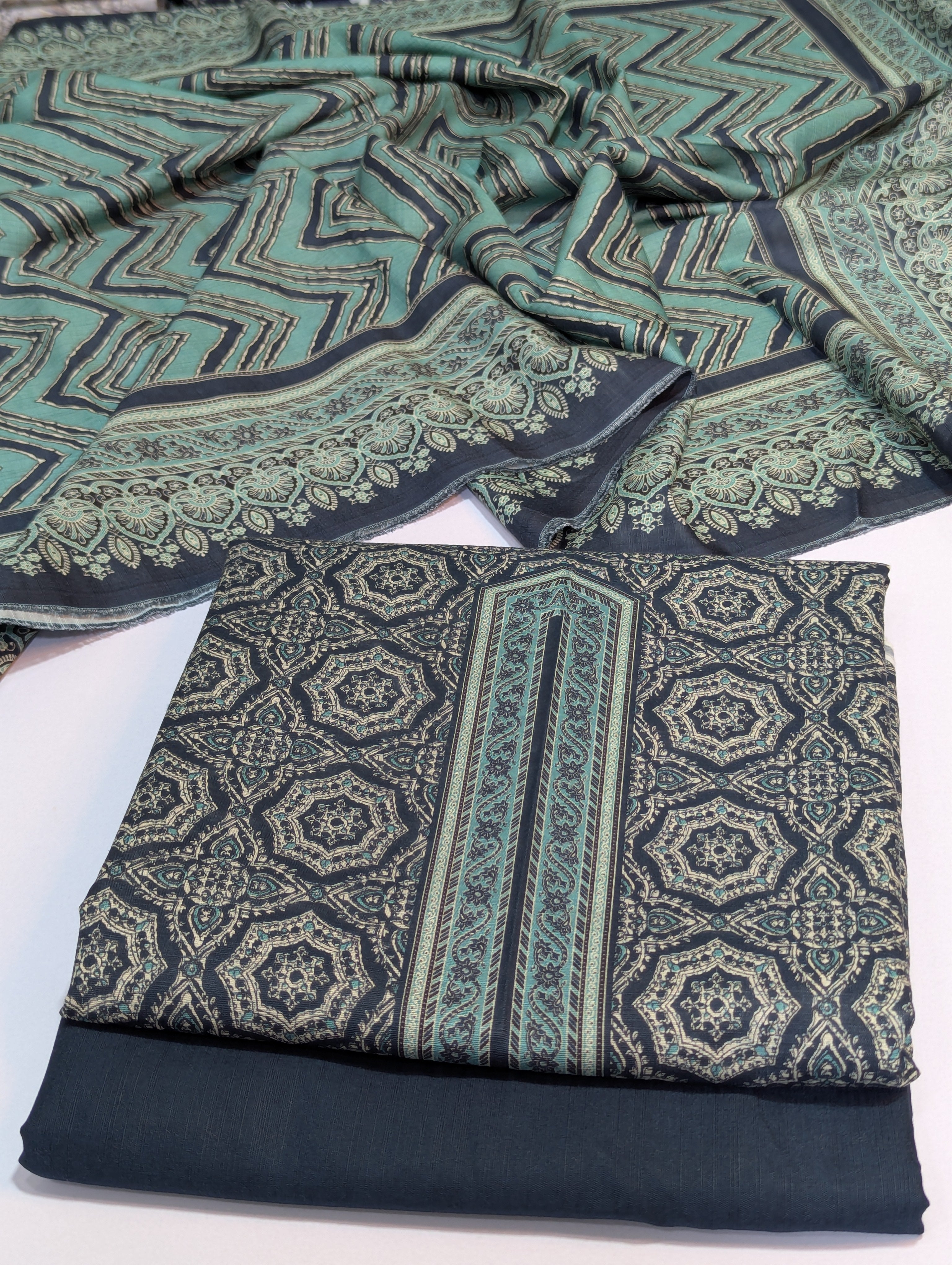 Bin Saeed Khaddar 3 Piece Suit – Design 58