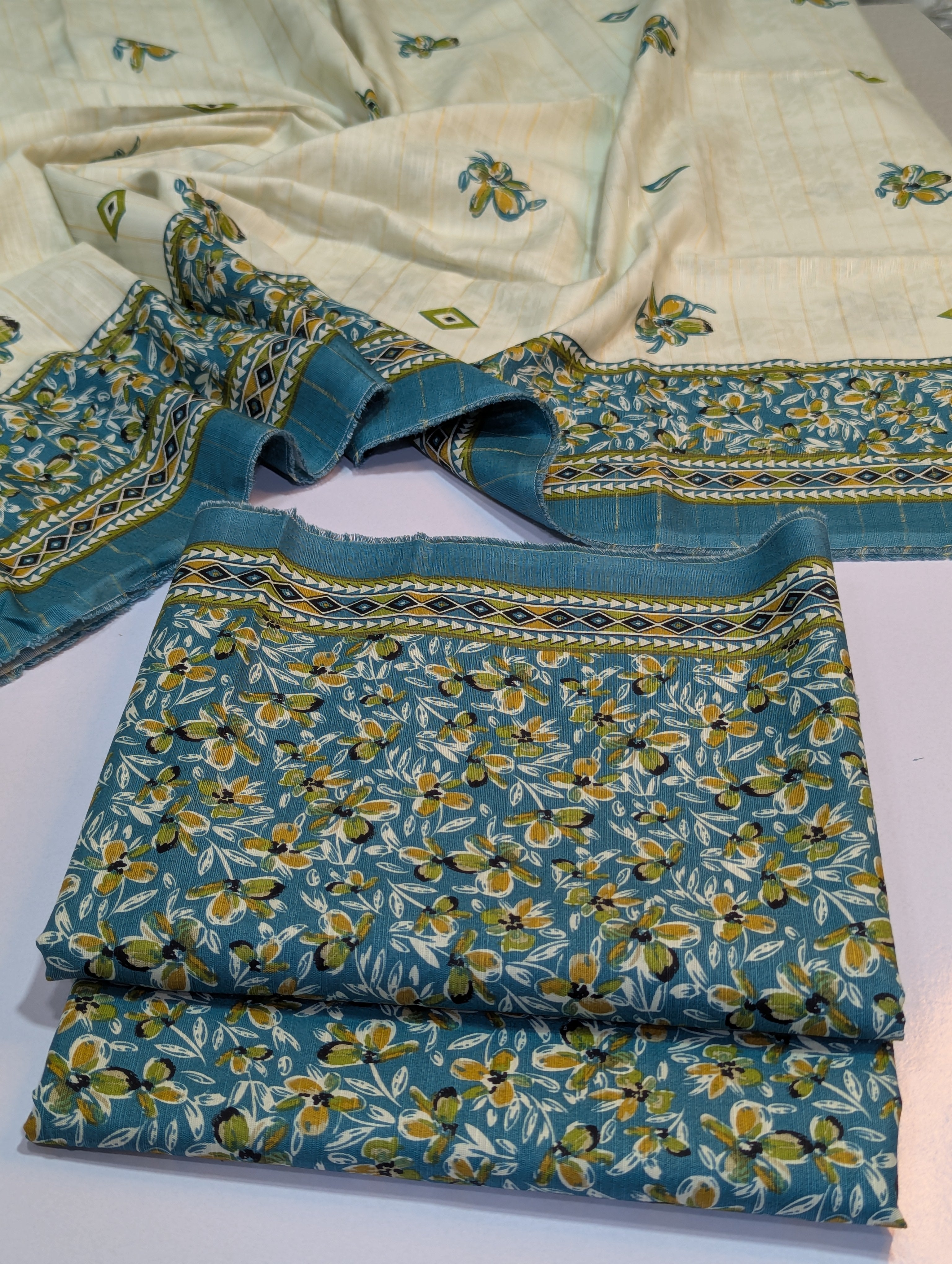 Bin Saeed Khaddar 3 Piece Suit – Design 25