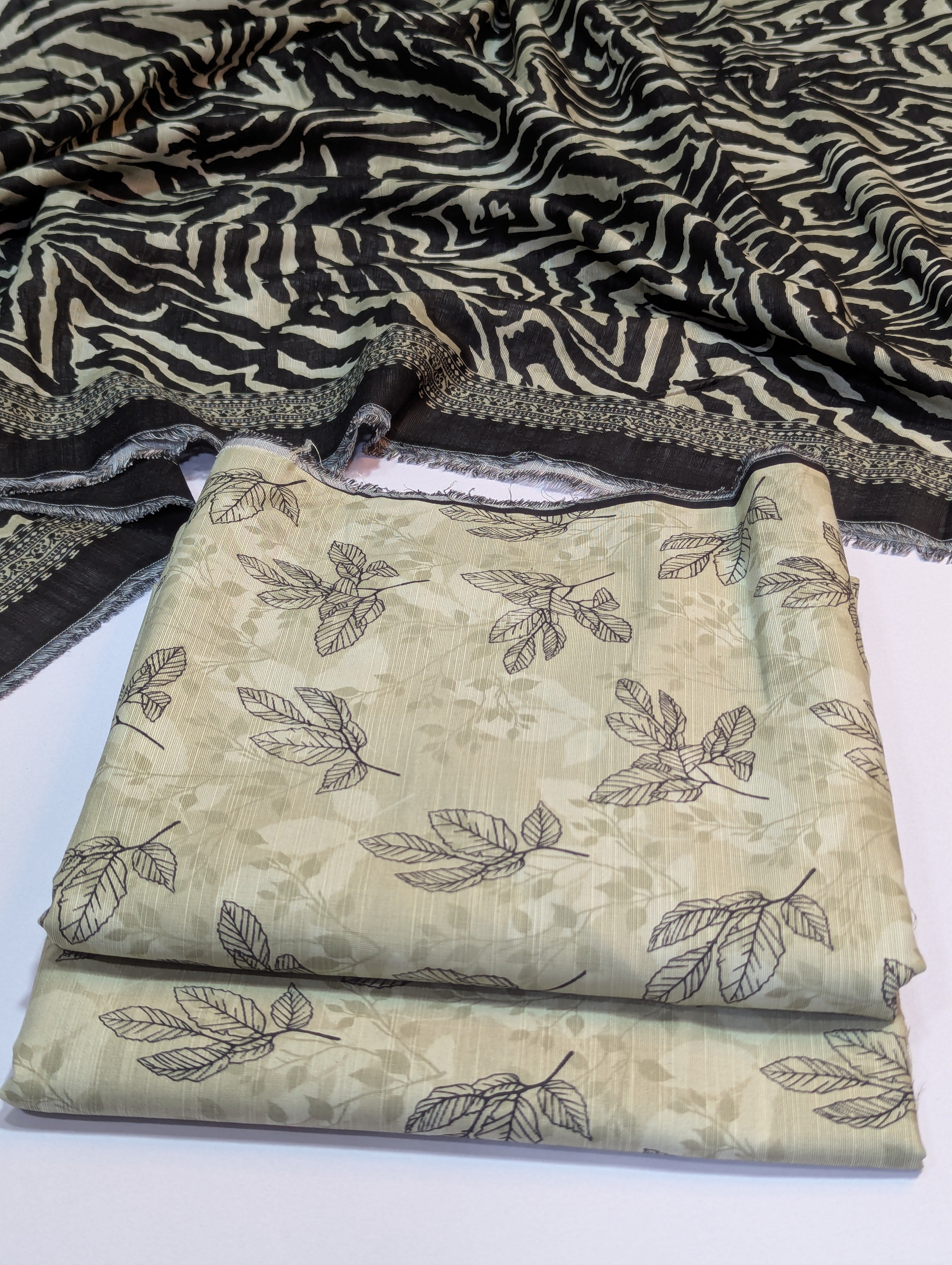 Bin Saeed Khaddar 3 Piece Suit – Design 23