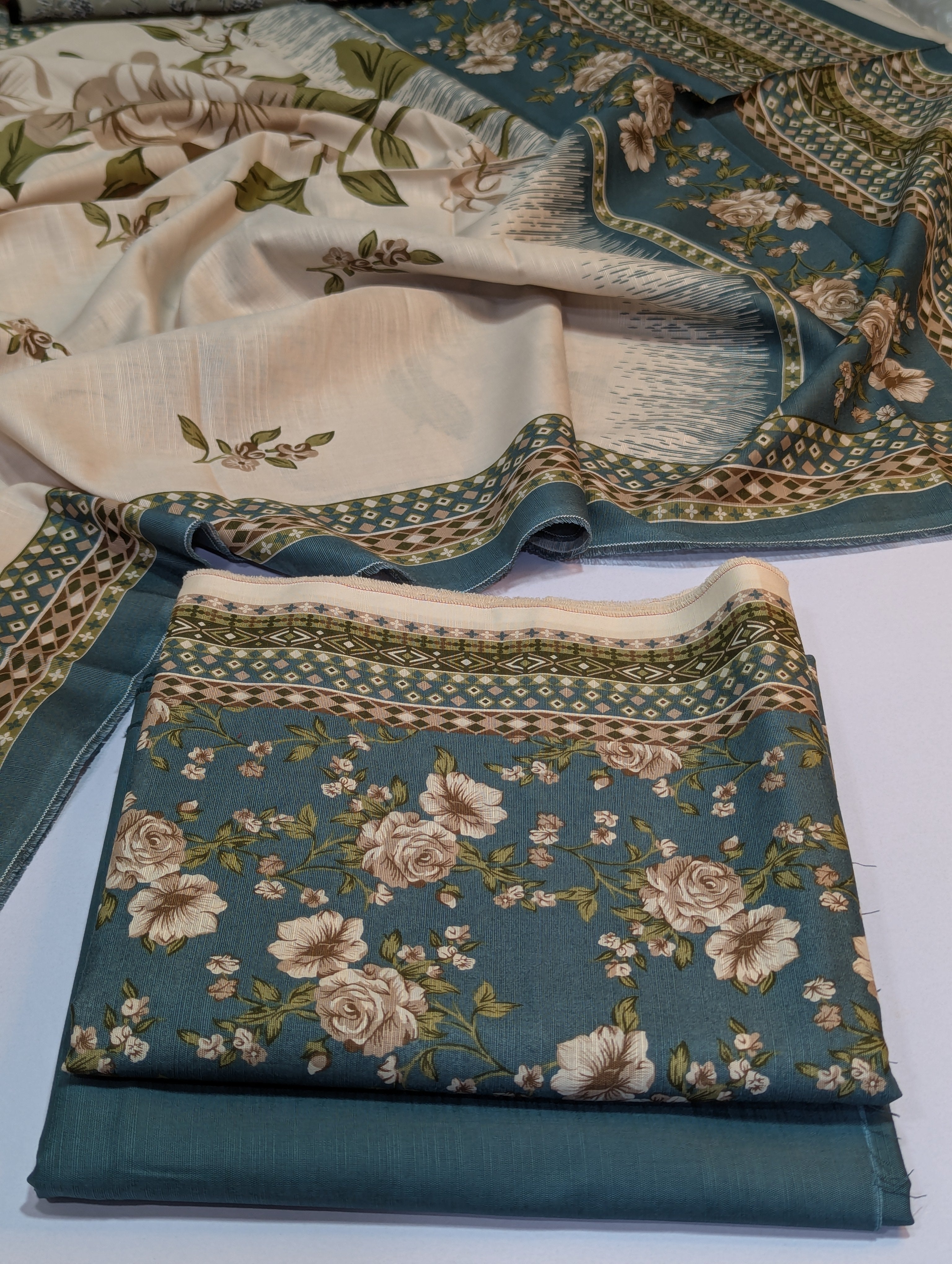 Bin Saeed Khaddar 3 Piece Suit – Design 30