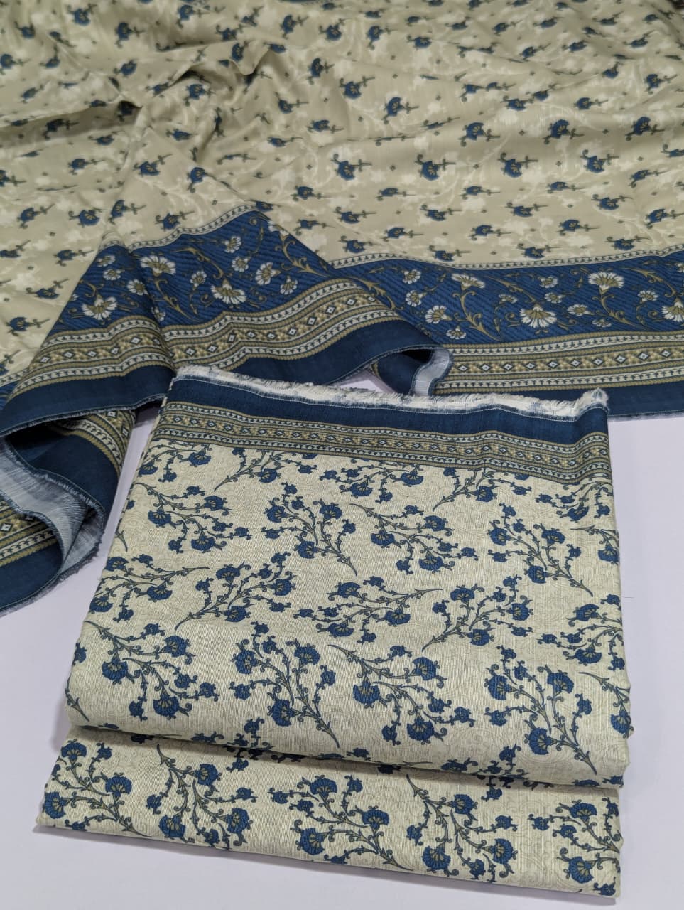 Bin Saeed Khaddar 3 Piece Suit – Design 34